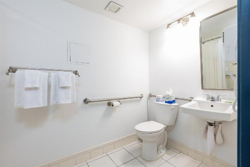 Regency Miami Airport - image 9