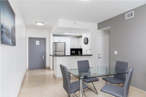 Fortune House Hotel Suites - image 14