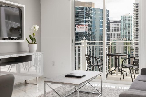 Fortune House Hotel Suites - image 15