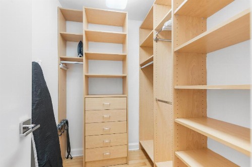 Fortune House Hotel Suites - image 16