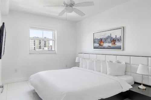 Fortune House Hotel Suites - image 19