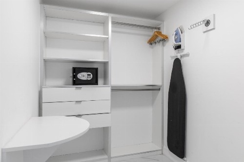Fortune House Hotel Suites - image 20