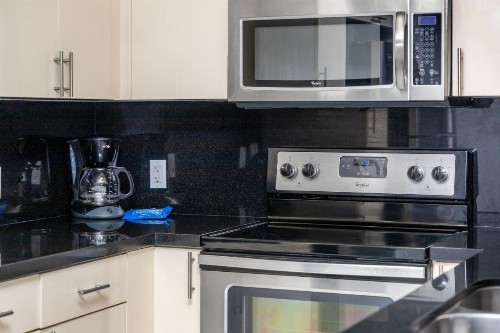 Fortune House Hotel Suites - image 22