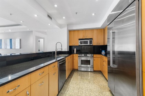 Fortune House Hotel Suites - image 31
