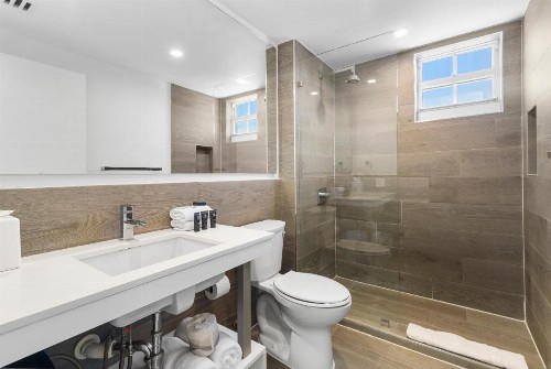 Fortune House Hotel Suites - image 34