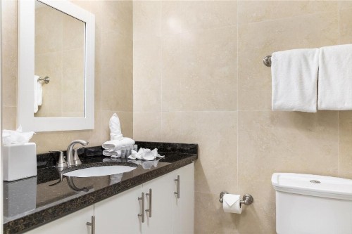 Fortune House Hotel Suites - image 42