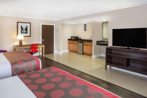 Ramada by Wyndham Miami Springs/Miami International Airport - image 20