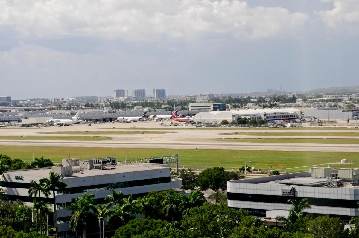 Pullman Miami Airport - image 5
