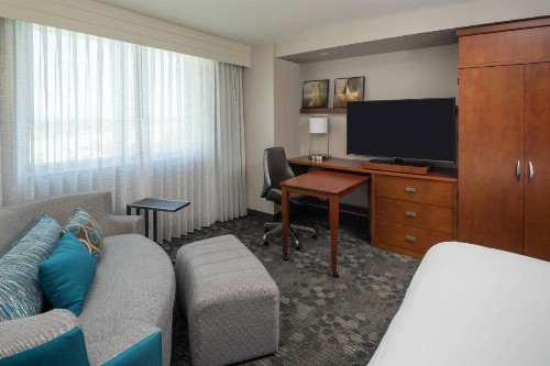 Courtyard by Marriott Miami Airport - image 11