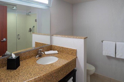 Courtyard by Marriott Miami Airport - image 15