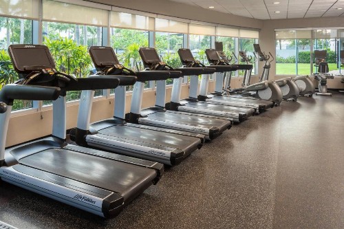 Courtyard by Marriott Miami Airport - image 29