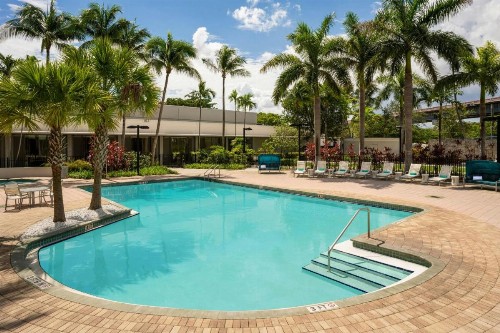 Courtyard by Marriott Miami Airport - image 30