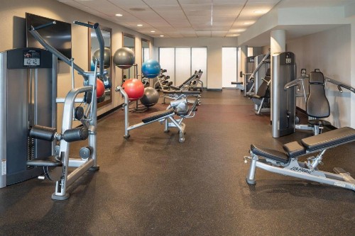 Courtyard by Marriott Miami Airport - image 31