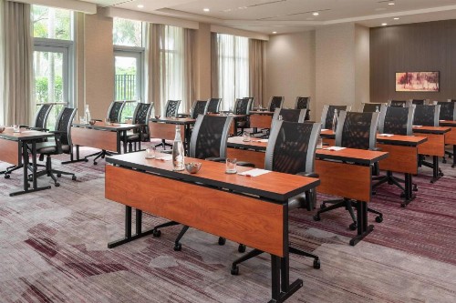 Courtyard by Marriott Miami Airport - image 35