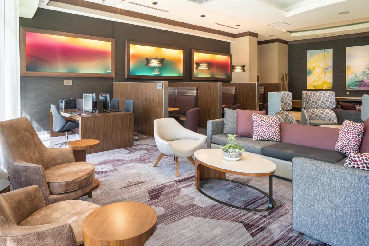 Courtyard by Marriott Miami Airport - image 4