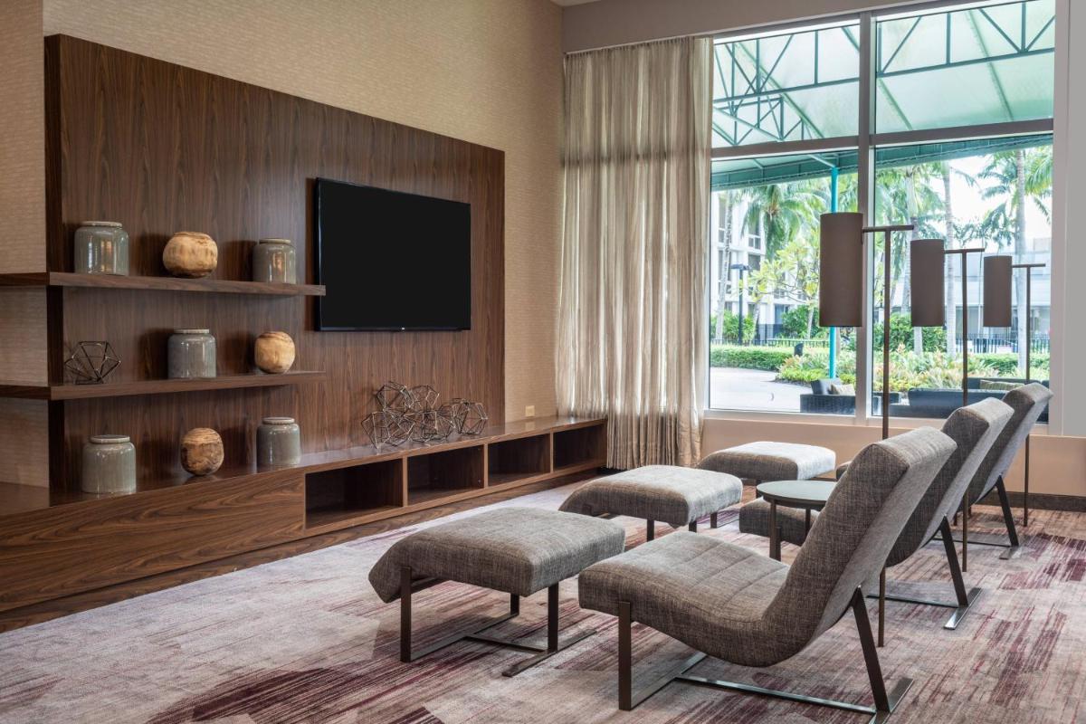Courtyard by Marriott Miami Airport - image 5