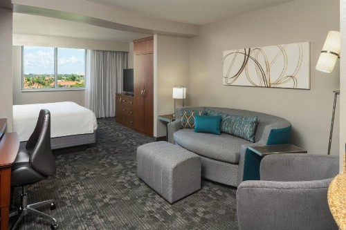 Courtyard by Marriott Miami Airport - image 7