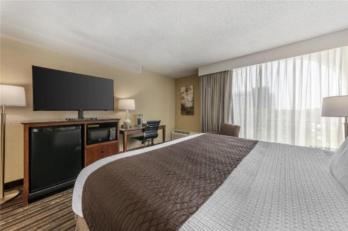 Best Western Plus Windsor Inn - image 16