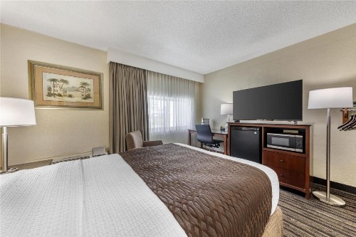 Best Western Plus Windsor Inn - image 19