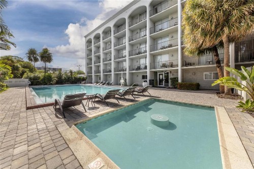Best Western Plus Windsor Inn - image 2