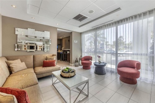 Best Western Plus Windsor Inn - image 38