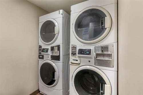 Best Western Plus Windsor Inn - image 41