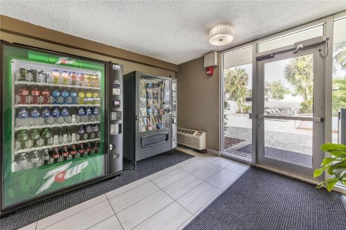 Best Western Plus Windsor Inn - image 42