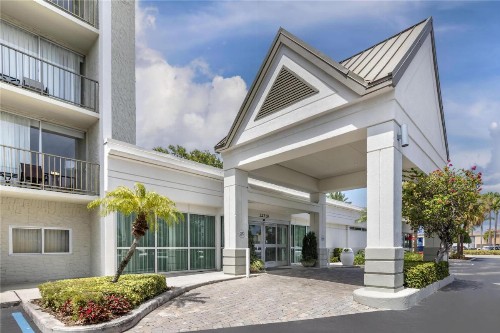 Best Western Plus Windsor Inn - image 50