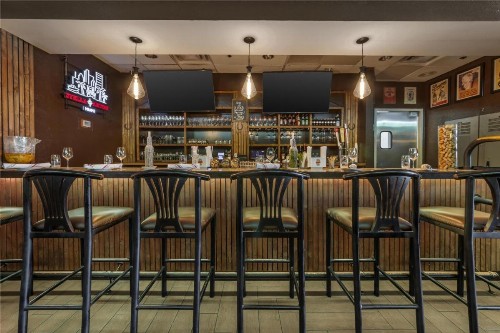 Best Western Plus Windsor Inn - image 8