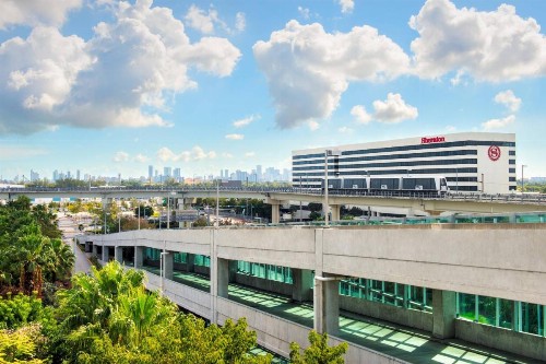 Sheraton Miami Airport Hotel and Executive Meeting Center - image 2
