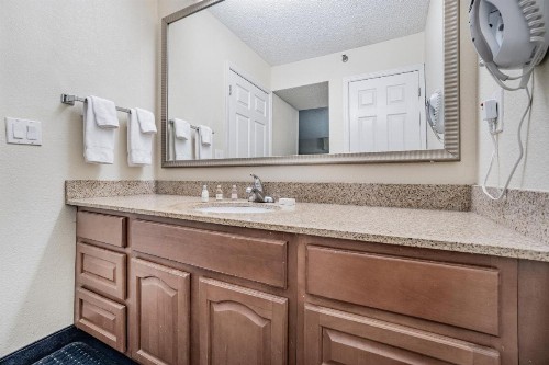 Doral Inn & Suites Miami Airport West - image 25