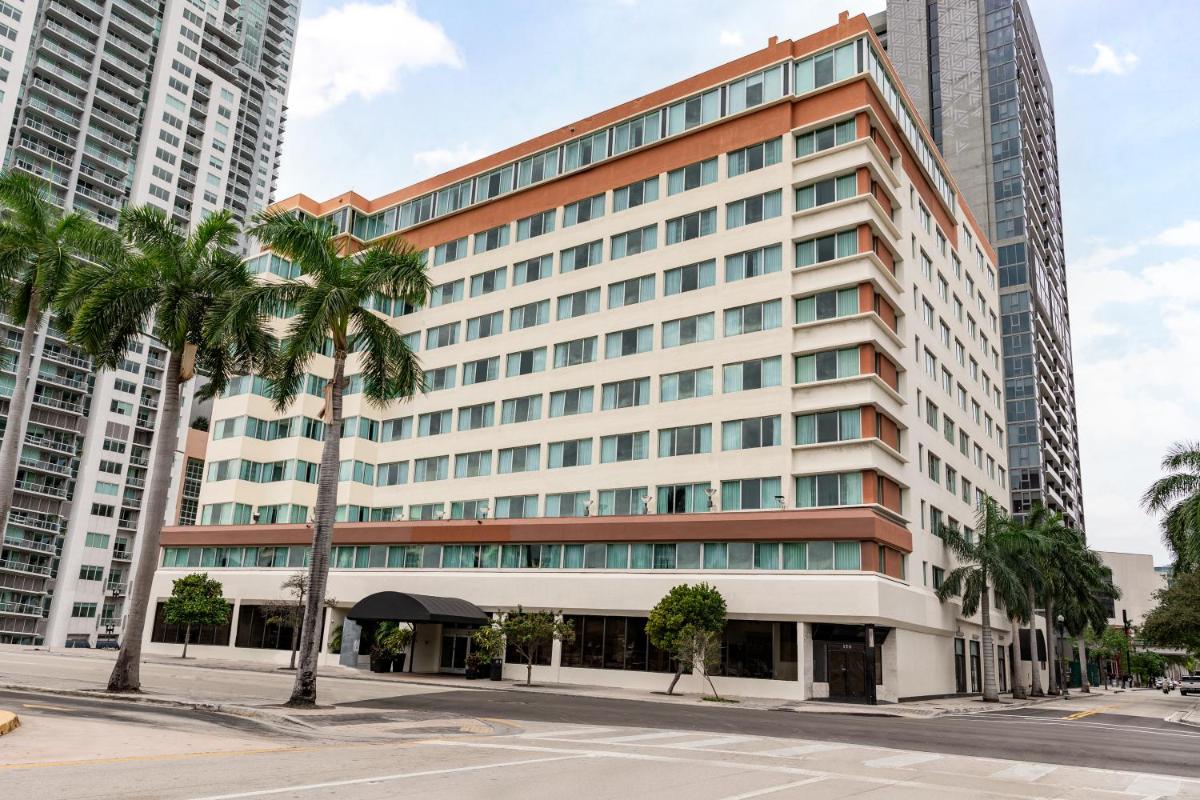 Holiday Inn Hotel Port of Miami-Downtown an IHG Hotel - image 2