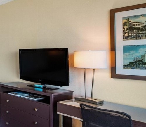 Holiday Inn Hotel Port of Miami-Downtown an IHG Hotel - image 3