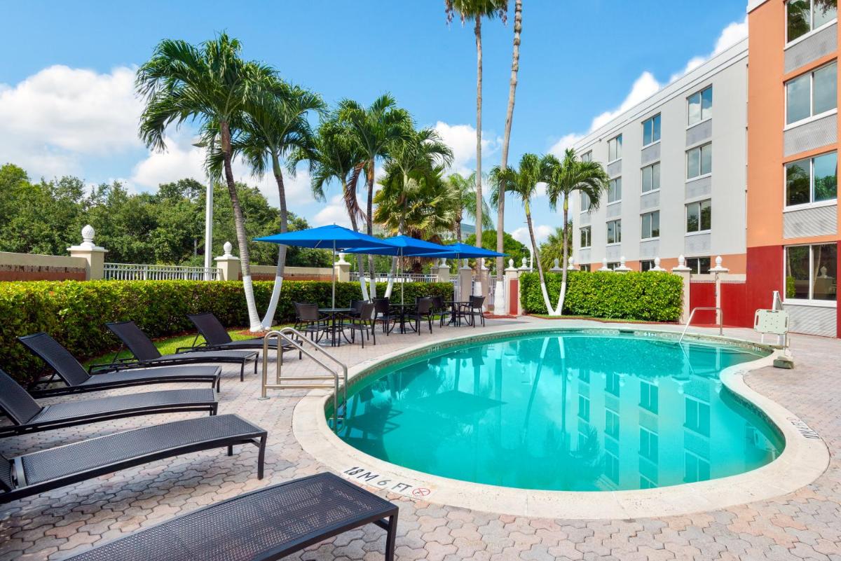 Holiday Inn Express Miami Airport Doral Area an IHG Hotel - main image