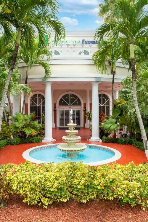 Holiday Inn Express Miami Airport Doral Area an IHG Hotel - image 27