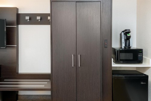 Holiday Inn Express Miami Airport Doral Area an IHG Hotel - image 33