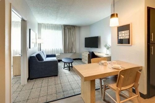 Sonesta Simply Suites Miami Airport - image 12