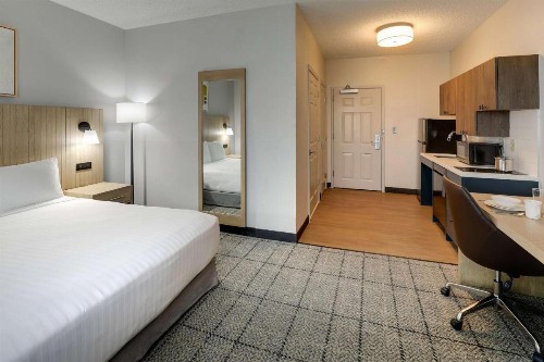 Sonesta Simply Suites Miami Airport - image 18