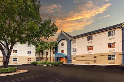 Sonesta Simply Suites Miami Airport - image 2