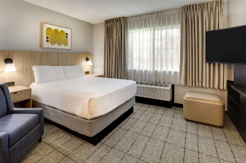 Sonesta Simply Suites Miami Airport - image 25