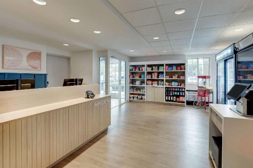 Sonesta Simply Suites Miami Airport - image 3