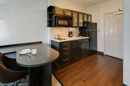 Sonesta Simply Suites Miami Airport - image 35