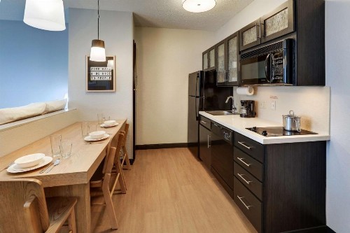 Sonesta Simply Suites Miami Airport - image 6