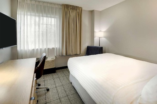 Sonesta Simply Suites Miami Airport - image 8