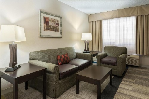 Holiday Inn Express Hotel & Suites Kendall East-Miami an IHG Hotel - image 25