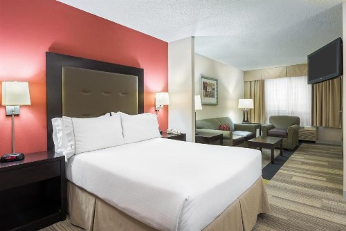 Holiday Inn Express Hotel & Suites Kendall East-Miami an IHG Hotel - image 4
