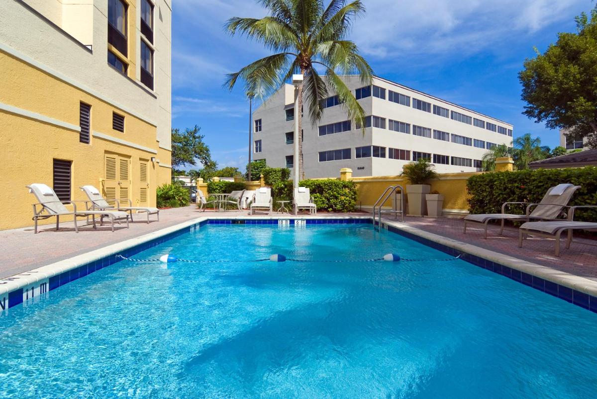 Holiday Inn Express Hotel & Suites Kendall East-Miami an IHG Hotel - image 6