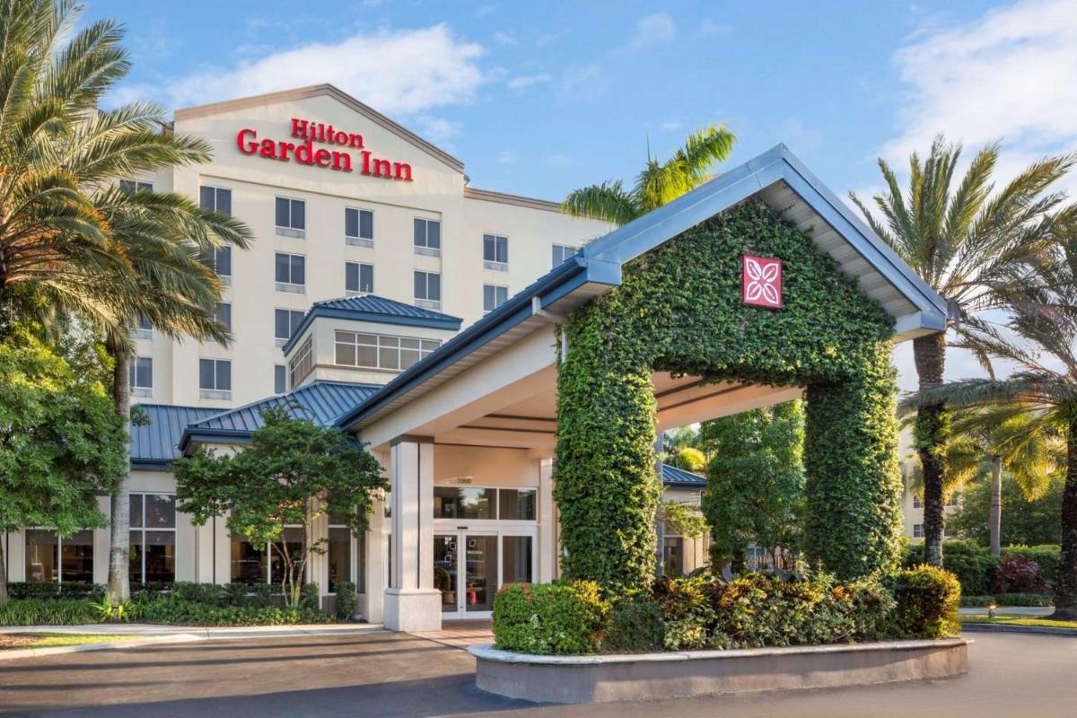 Hilton Garden Inn Miami Airport West - main image
