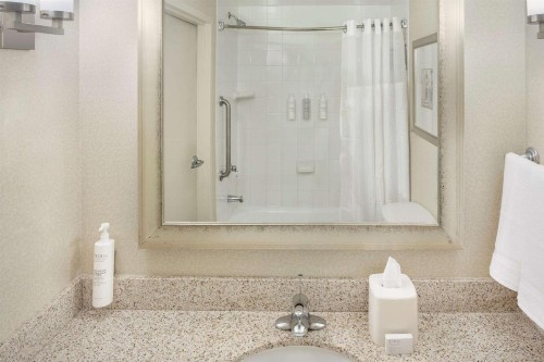Hilton Garden Inn Miami Airport West - image 10