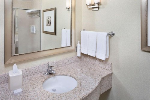 Hilton Garden Inn Miami Airport West - image 15